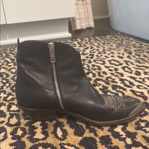ISO Golden Goose Black Ankle Boot 39/40 Right Foot